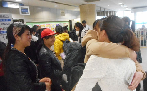 空港での再会と別れ